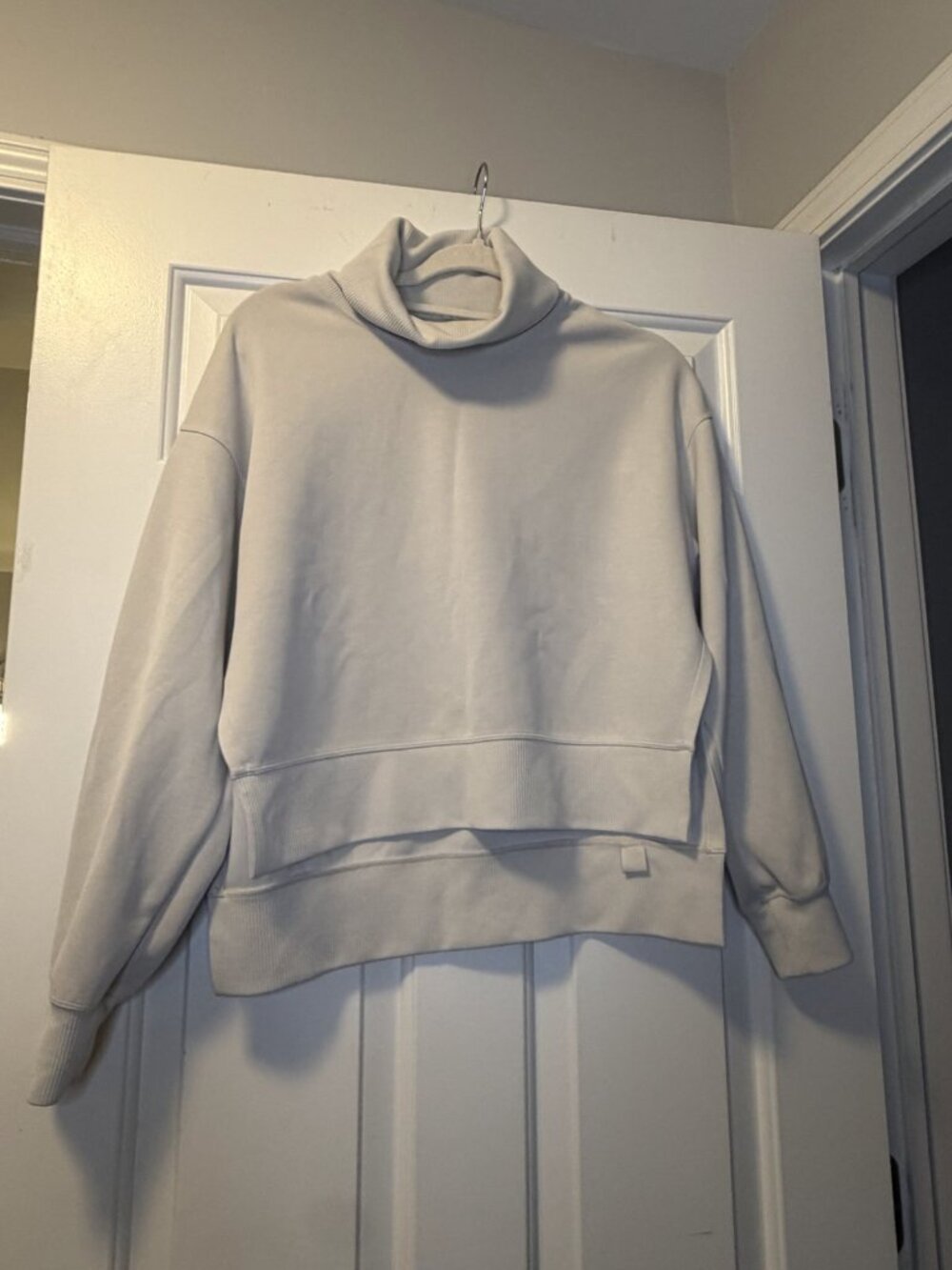 lululemon Cream Funnel-Neck Cropped Pullover Size 2